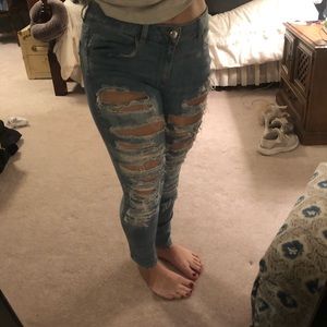 American eagle light wash ripped jeans